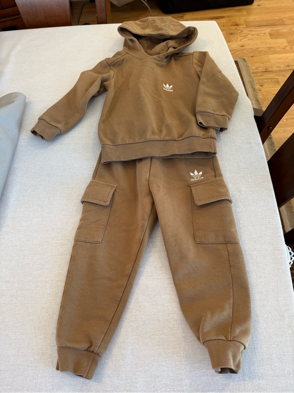 Adidas sweatsuit set